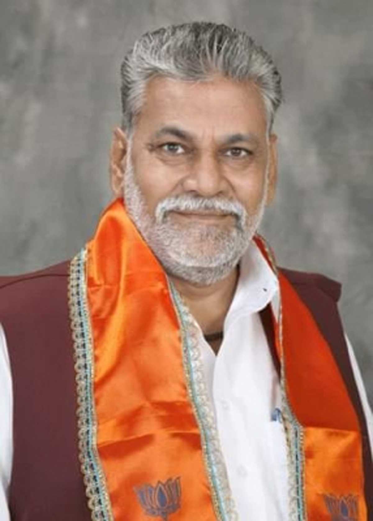 गुजरात में कांग्रेस से ही मुख्य मुकाबला, भाजपा फिर बनाएगी सरकार : केंद्रीय मंत्री रूपाला